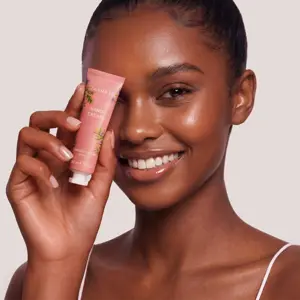 https://content.farmasi.lu/Product/1002796_64_4.webp